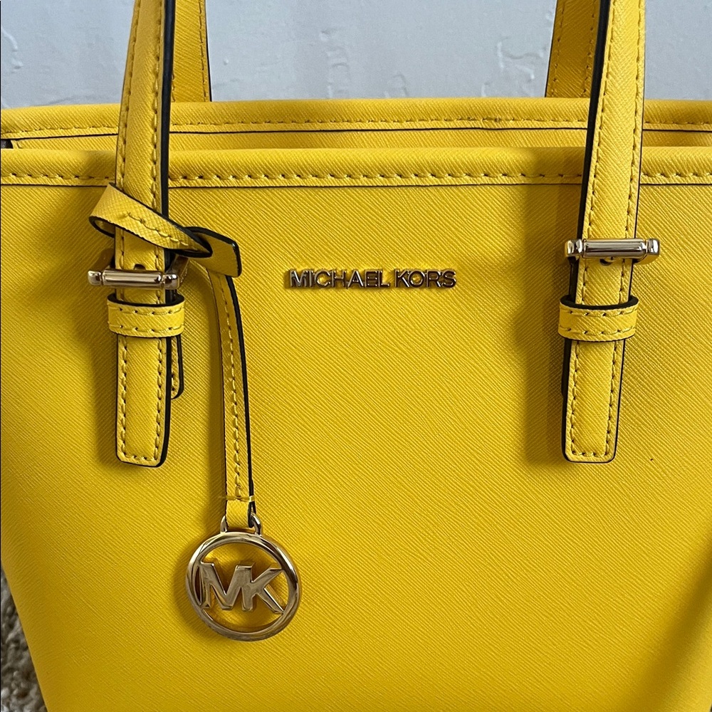 Michael Kors Citrus π Jet Set Travel Tote Leather with Removable Strap - Picture 2 of 16